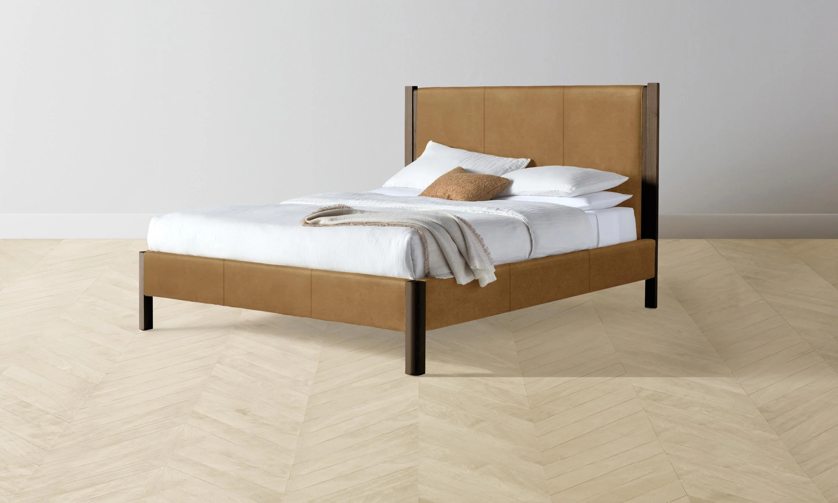 The Thompson Bed - Nubuck Leather Saddle - Image 4